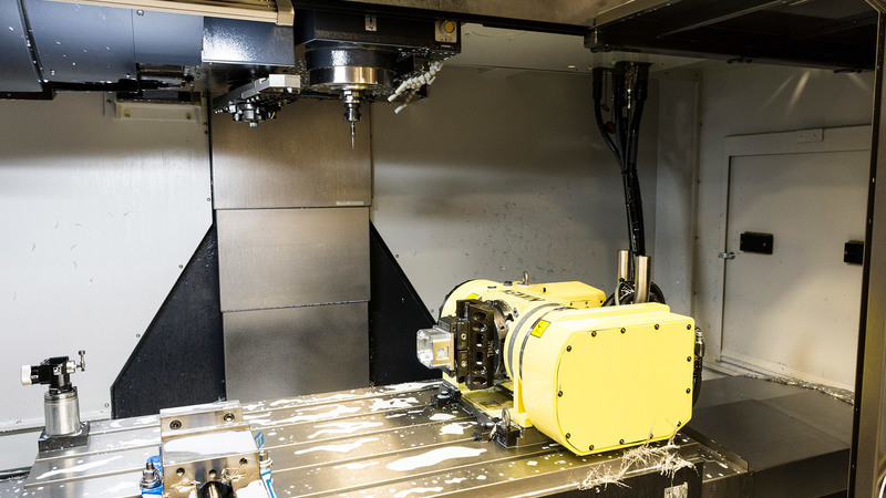NIKKEN 5AX-201 Rotary Table with Triag work-holding