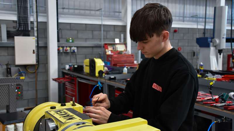 NIKKEN SERVICE APPRENTICE- HARRISON